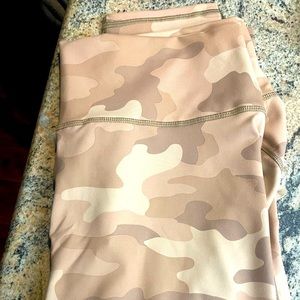 Fabletics camou 3/4 length yoga pants XXL